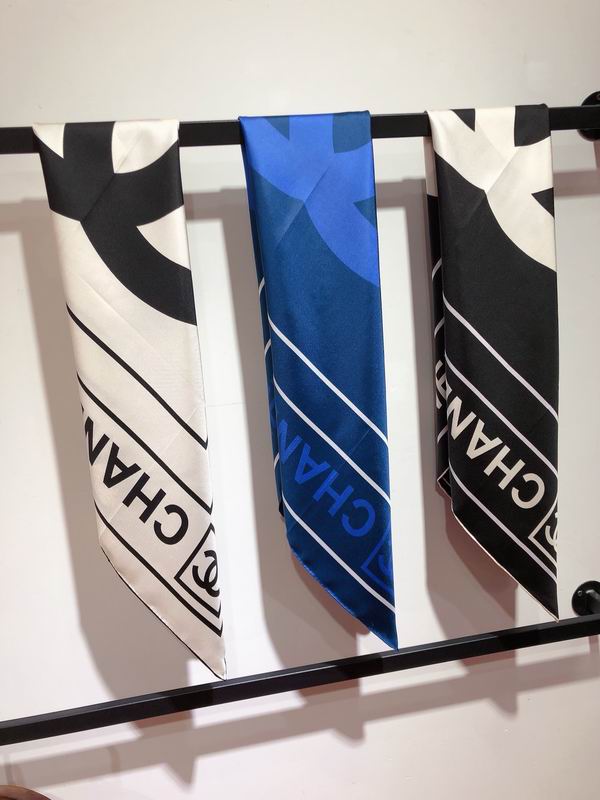 Chanel silk scarf 90X90cm E09